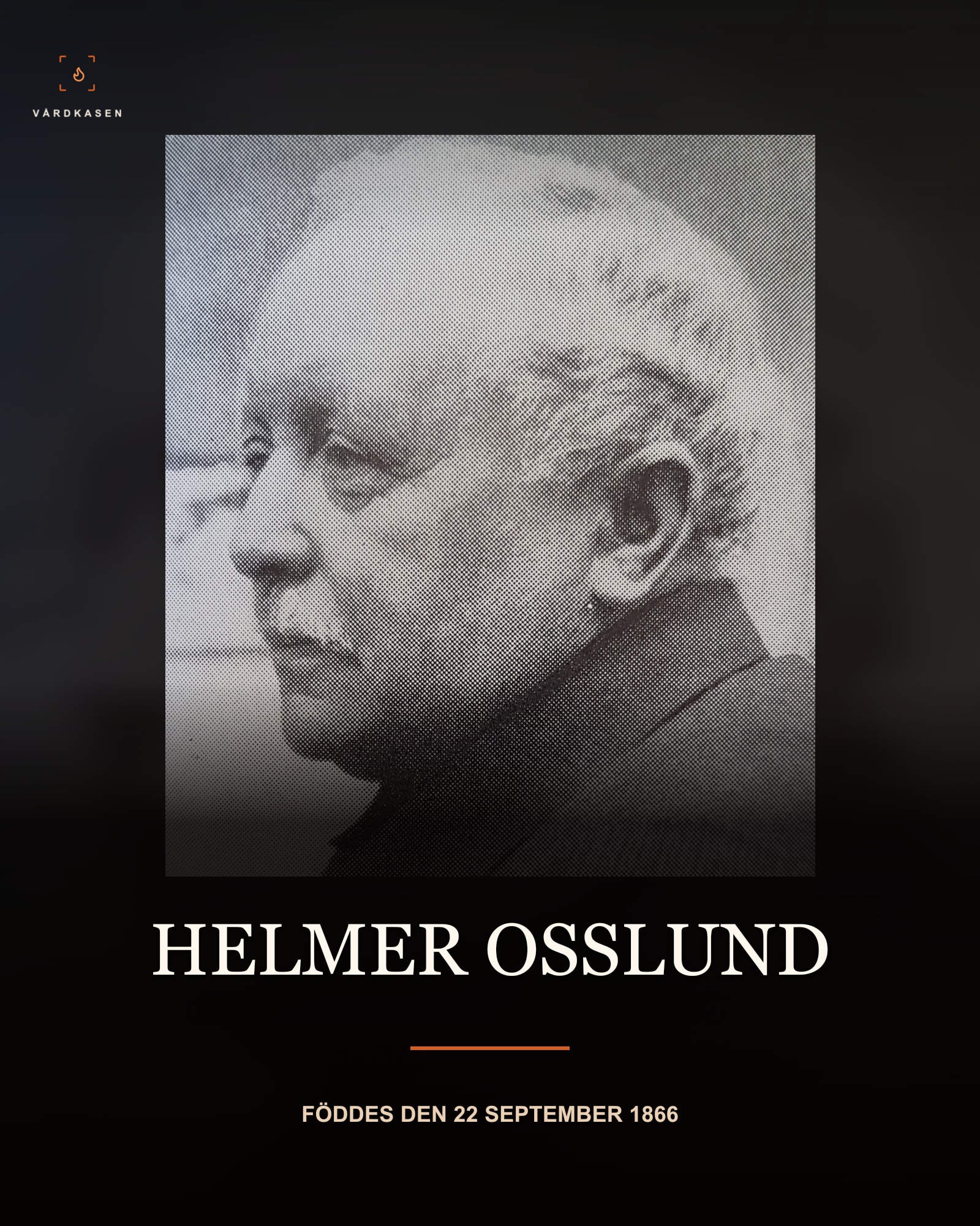Helmer Osslund, historiskt fotografi av okänd fotograf, avfotograferat ur Allhems Svenskt konstnärslexikon. Reproduktion uppladdad av Janee på Wikimedia Commons 2020. Exakt fil: File:Helmer Osslund.jpg. Public domain i Sverige enligt PD-Sweden-photo; ingen CC0-licens påstås. Beskärning och textöverlägg, ingen AI-restaurering.